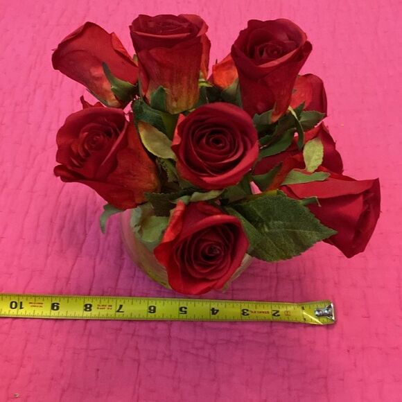 Elegant Red Rose Bouquet in Glass Vase - Picture 5 of 7